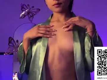 Chaturbate Live Sex Cam of sweet_littleee