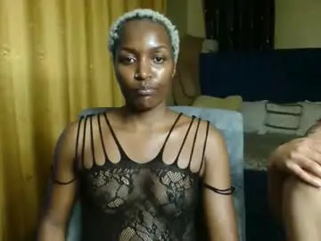 Chaturbate Live Sex Cam of prettyquee
