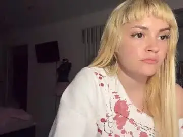 Chaturbate Live Sex Cam of christiechorney