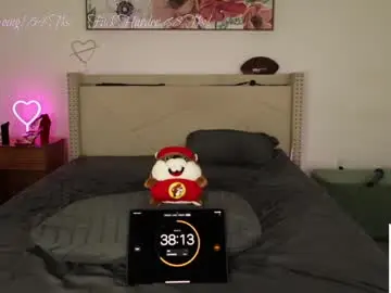 Chaturbate Nude Webcam of ari_lovexo