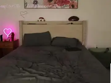 Chaturbate Live Sex Cam of ari_lovexo