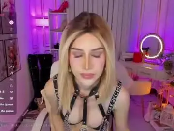 Chaturbate Live Sex Cam of radiantally