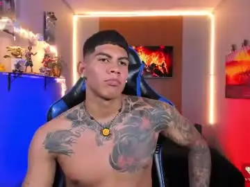 Chaturbate Live Sex Cam of damian_latinxxx