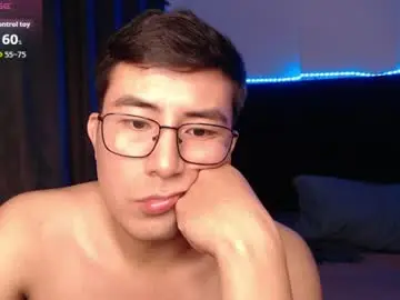 Chaturbate Free Live Porn of andrewmhilton_