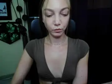Chaturbate Best live sex cam show of emilly_xkiss