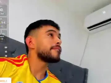 Chaturbate Live Porn of andrewadans02