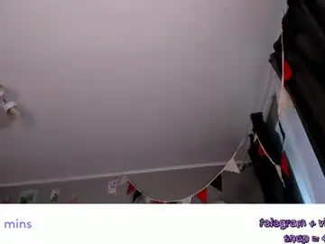 Chaturbate Live Sex Cam of vivian_qwerty