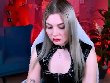 Chaturbate Live Sex Cam of hyileyclark