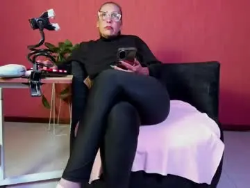 Chaturbate Live Sex of milf_sikiu