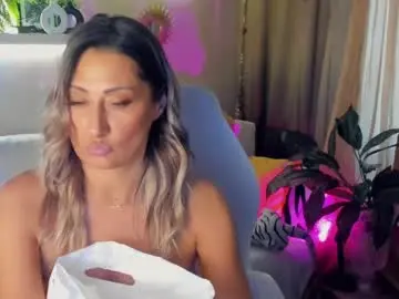 Chaturbate Live Sex Cam of sarahholly