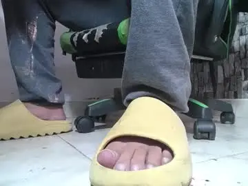 Chaturbate Best live sex cam show of srfindomfeet_