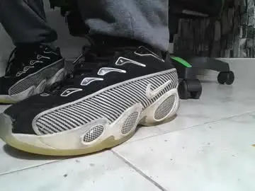 Chaturbate Adult Video Chat of srfindomfeet_