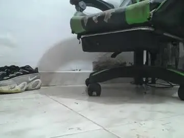 Chaturbate Best live sex cam show of srfindomfeet_