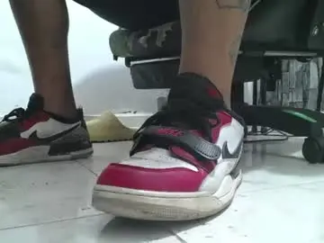 Chaturbate Free Live Porn of srfindomfeet_