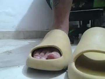 Chaturbate Free Porn Cam of srfindomfeet_