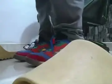 Chaturbate Free Porn Cam of srfindomfeet_