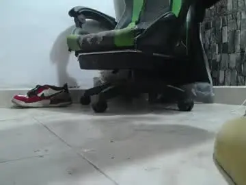 Chaturbate Sex Cam of srfindomfeet_