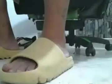 Chaturbate Live Sex of srfindomfeet_