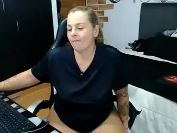 Chaturbate Live Sex Cam of perlagoloza05