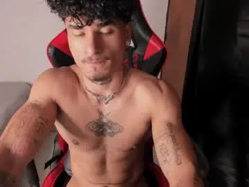 Chaturbate Live Sex Cam of thomas_fit1