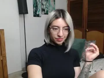 Chaturbate Best live sex cam show of alicee_logan_