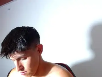 Chaturbate Sex Cam of rowanboy23