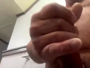 Chaturbate Live Sex Cam of droppingloads82