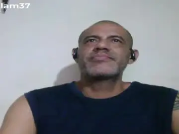 Chaturbate Nude Webcam of retlam37