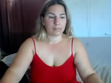 Chaturbate Live Sex Cam of chrystalbella