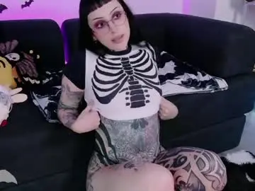 Chaturbate Live Sex Cam of herinfernalmajesty
