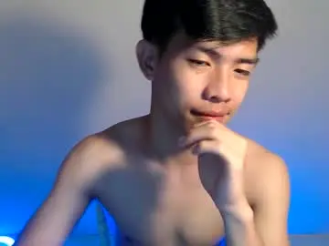 Chaturbate Live Sex Cam of clyde_twinkx