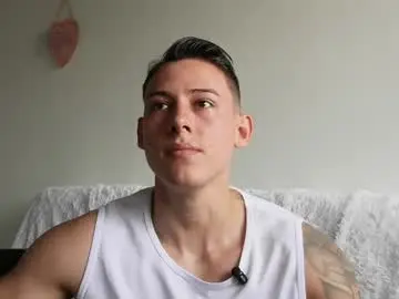 Chaturbate Live Sex Cam of muscle_king_cum