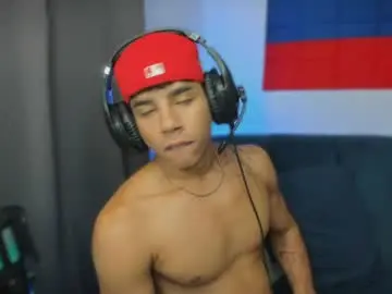 Chaturbate Nude Webcam of andrew_twink18