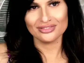 Chaturbate Live Sex Cam of kxaxmichelle