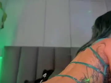 Chaturbate Sex Cam of kira_vance