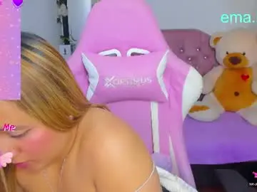 Chaturbate Adult Webcam of ema_tayy