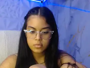Chaturbate Free Porn Cam of ashley_thonsom18