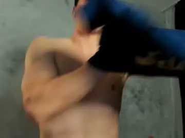 Chaturbate Live Sex Cam of sam_huston18