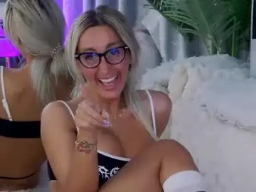 Chaturbate Live Sex Cam of isabelleethan
