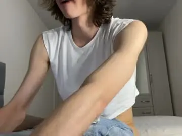 Chaturbate Live Sex Cam of big_lil_small