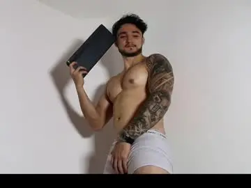 Chaturbate Live Sex of latinboyvip_