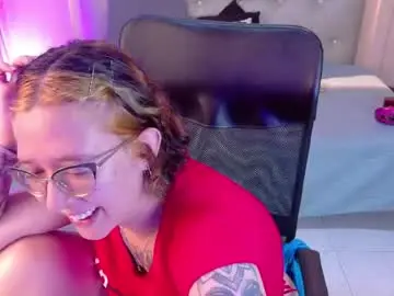Chaturbate Live Sex Cam of chloerossee