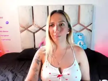 Chaturbate Live Sex Cam of isa_klein