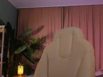 Chaturbate Live Sex Cam of emma_thomps