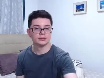 Chaturbate Live Sex Cam of kevinhunts