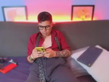 Chaturbate Live Sex Cam of aquilestaylor