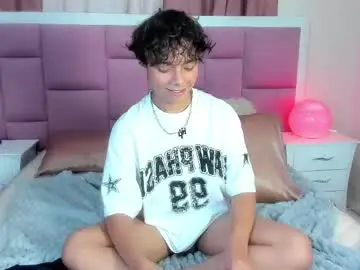 Chaturbate Live Sex Cam of honeymoon_sariel