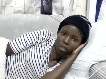 Chaturbate Live Sex Cam of pretty_petite_ebony