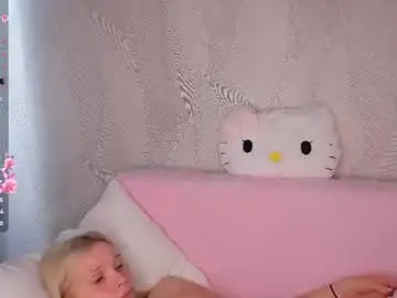 Chaturbate Free Porn Cam of mikaelataron