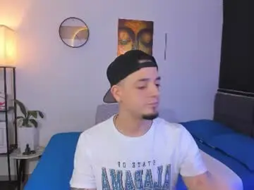 Chaturbate Live Sex Cam of kendel_dimitri
